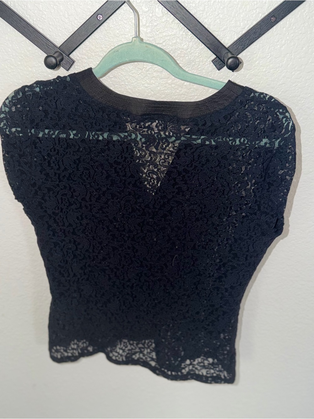 INC Petite Black Lace Sheer V-Neck Top Women’s Medium Floral Stretch Y2K - Picture 4 of 4